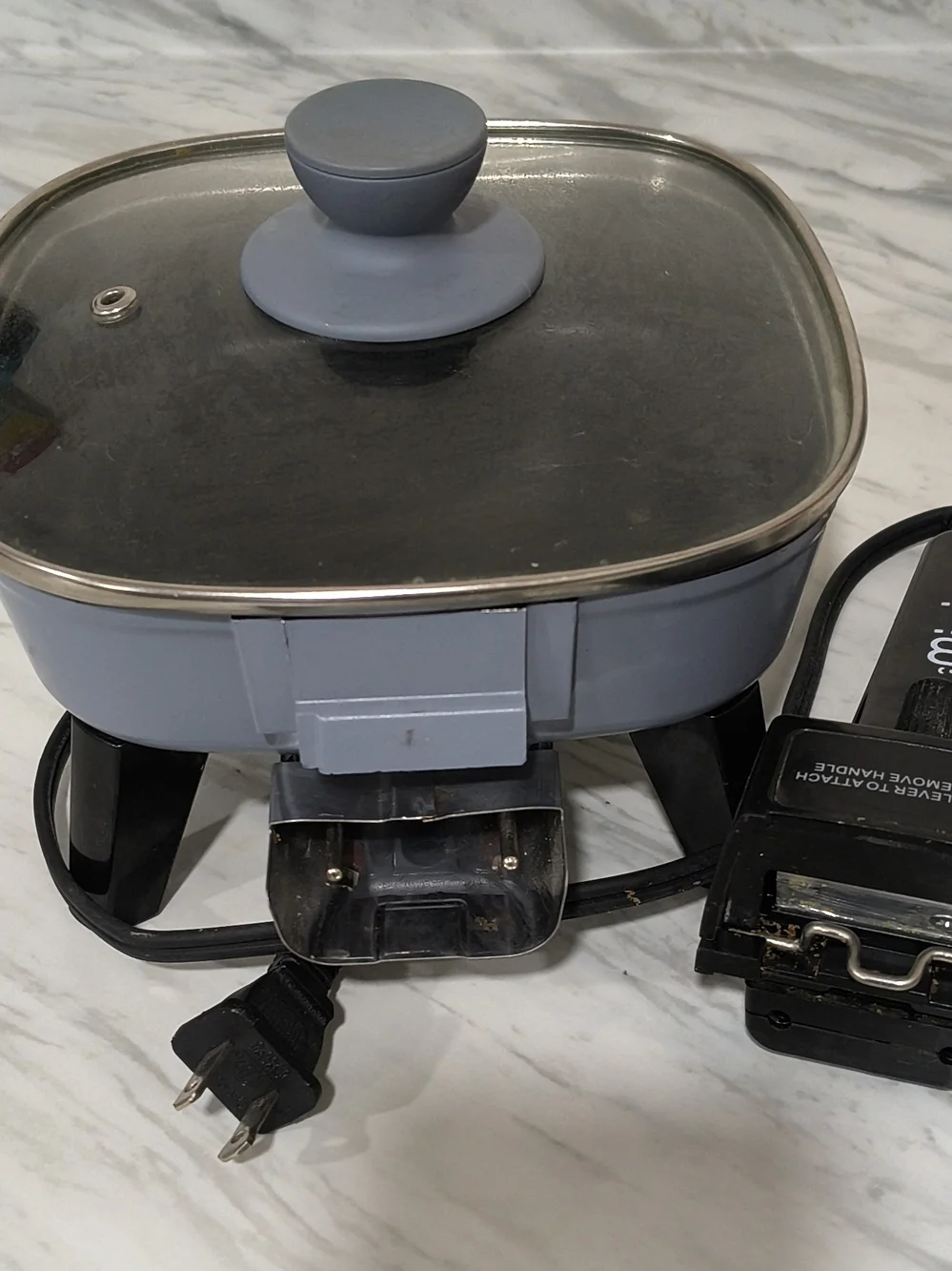 Gray Nonstick Electric Skillet with Glass Lid